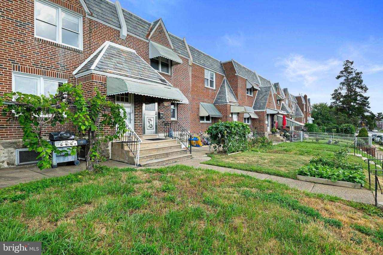 2129 Unruh Avenue - Photo 1