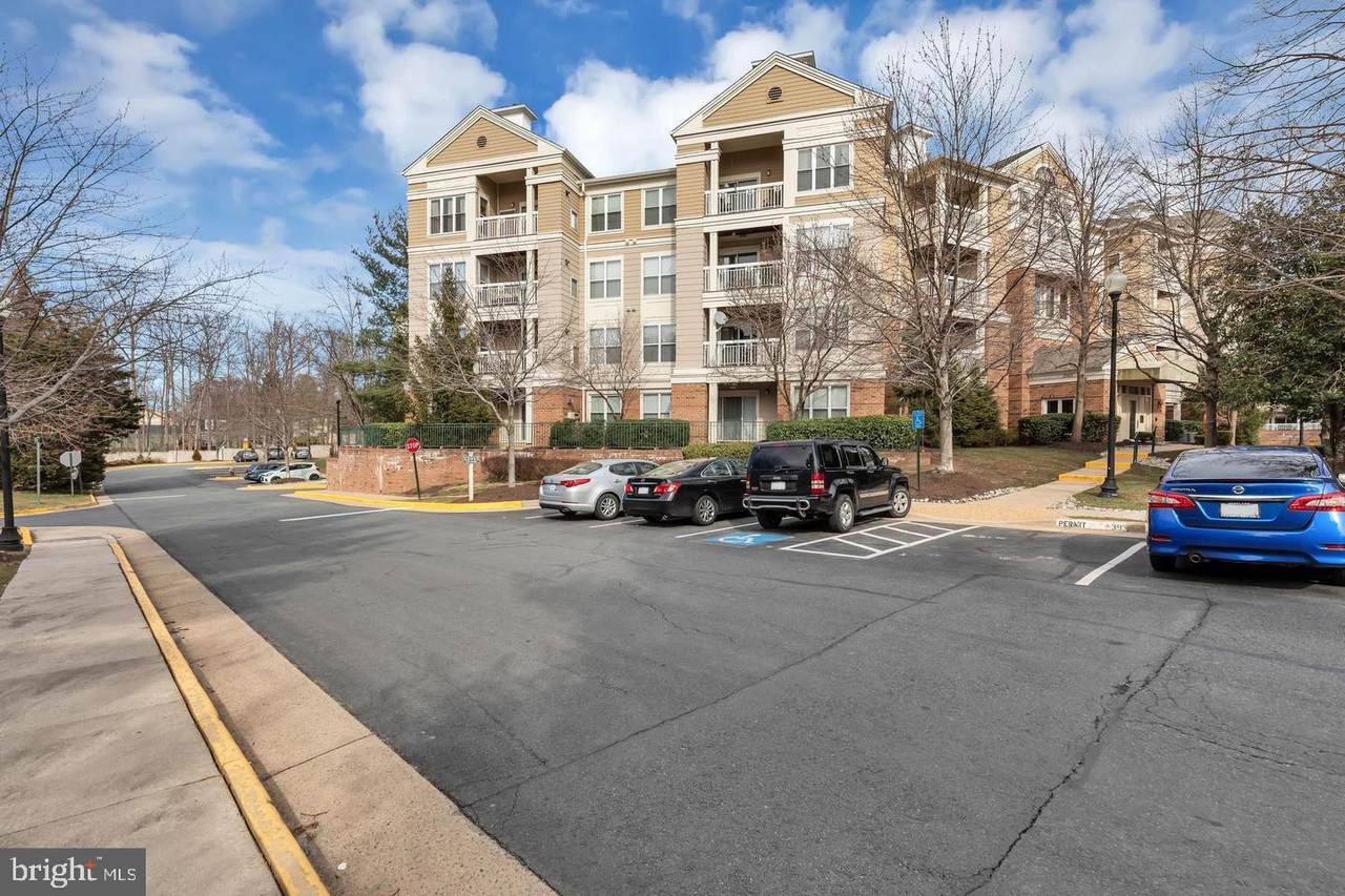12915 Alton Square - Photo 1