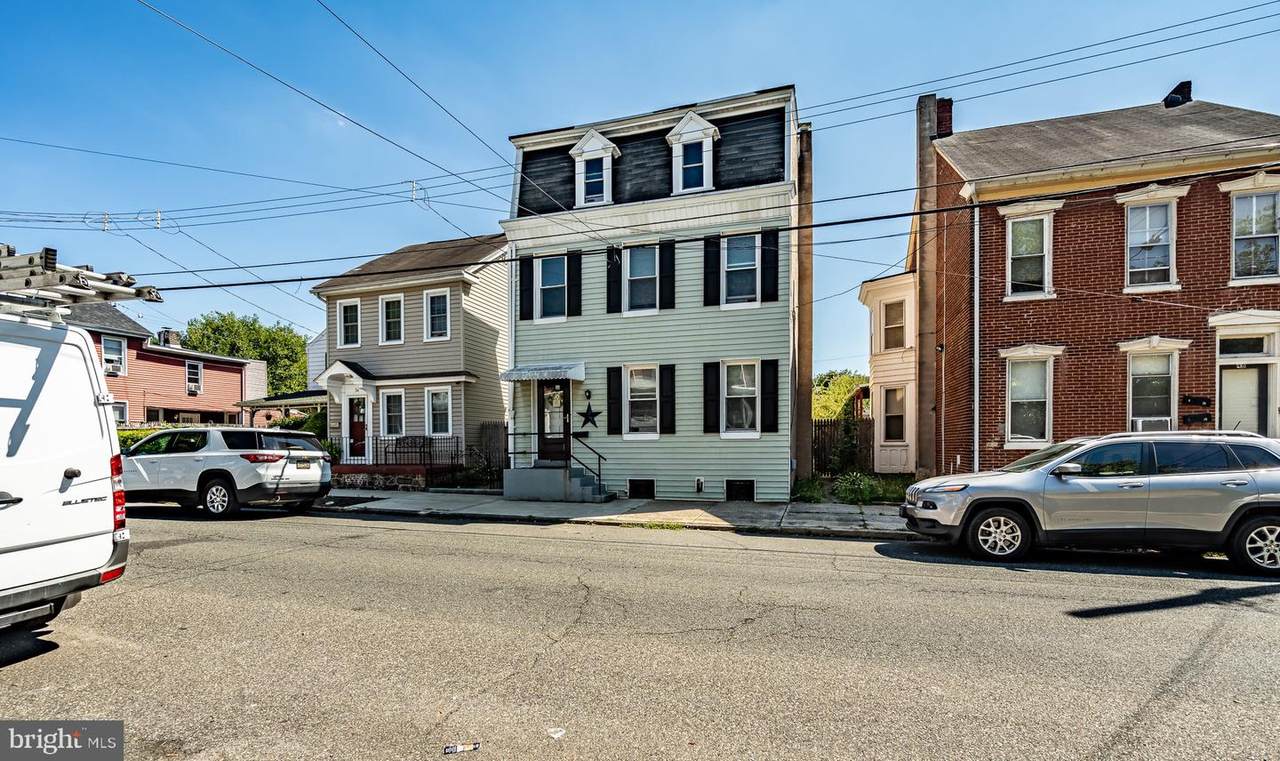 52 Chestnut Street - Photo 1