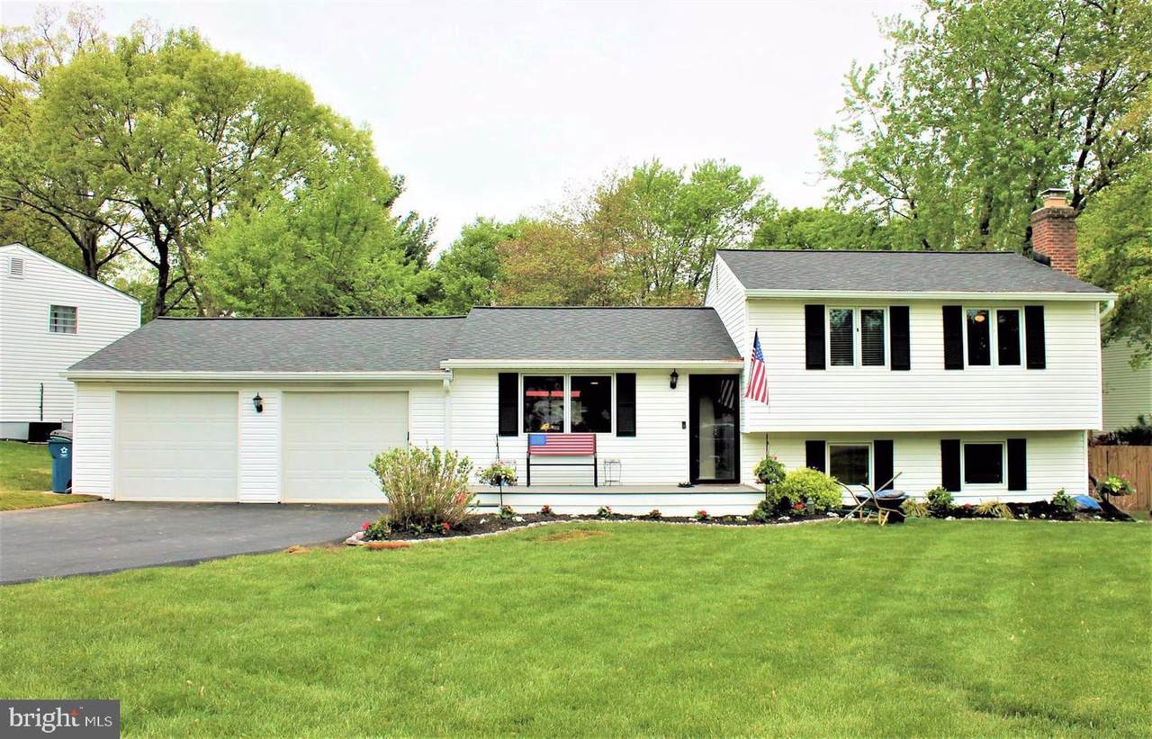 209 Spruce Court - Photo 1