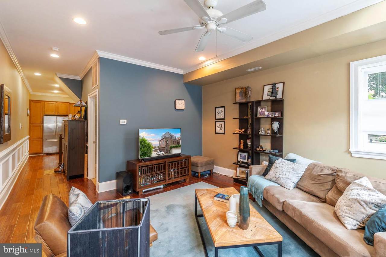 327 17TH Street - Photo 1