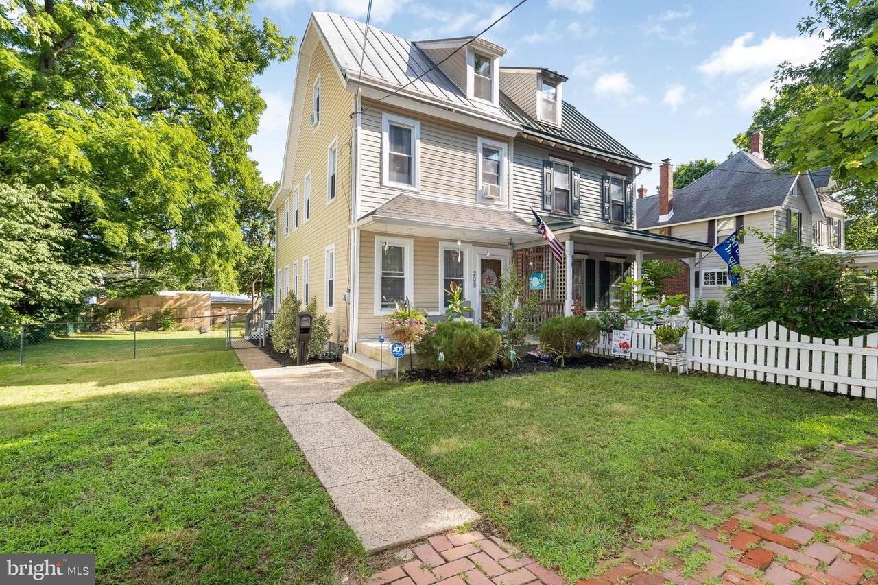 208 Broad Street - Photo 1