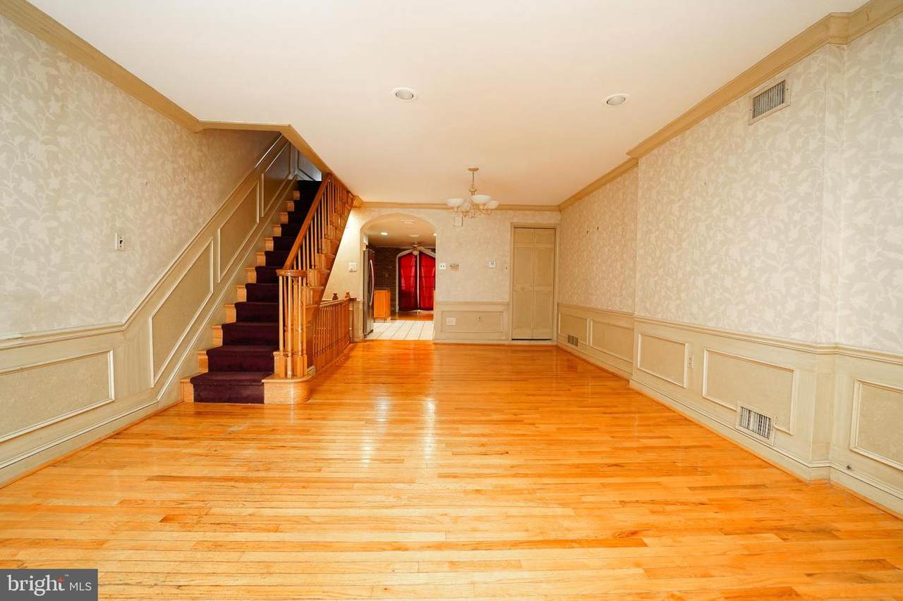 1304 8TH Street - Photo 1