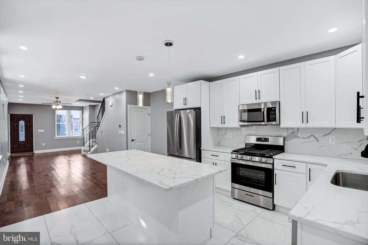 4834 10TH Street - Photo 1