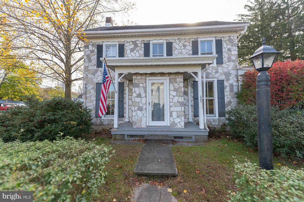 202 Fern Road - Photo 1