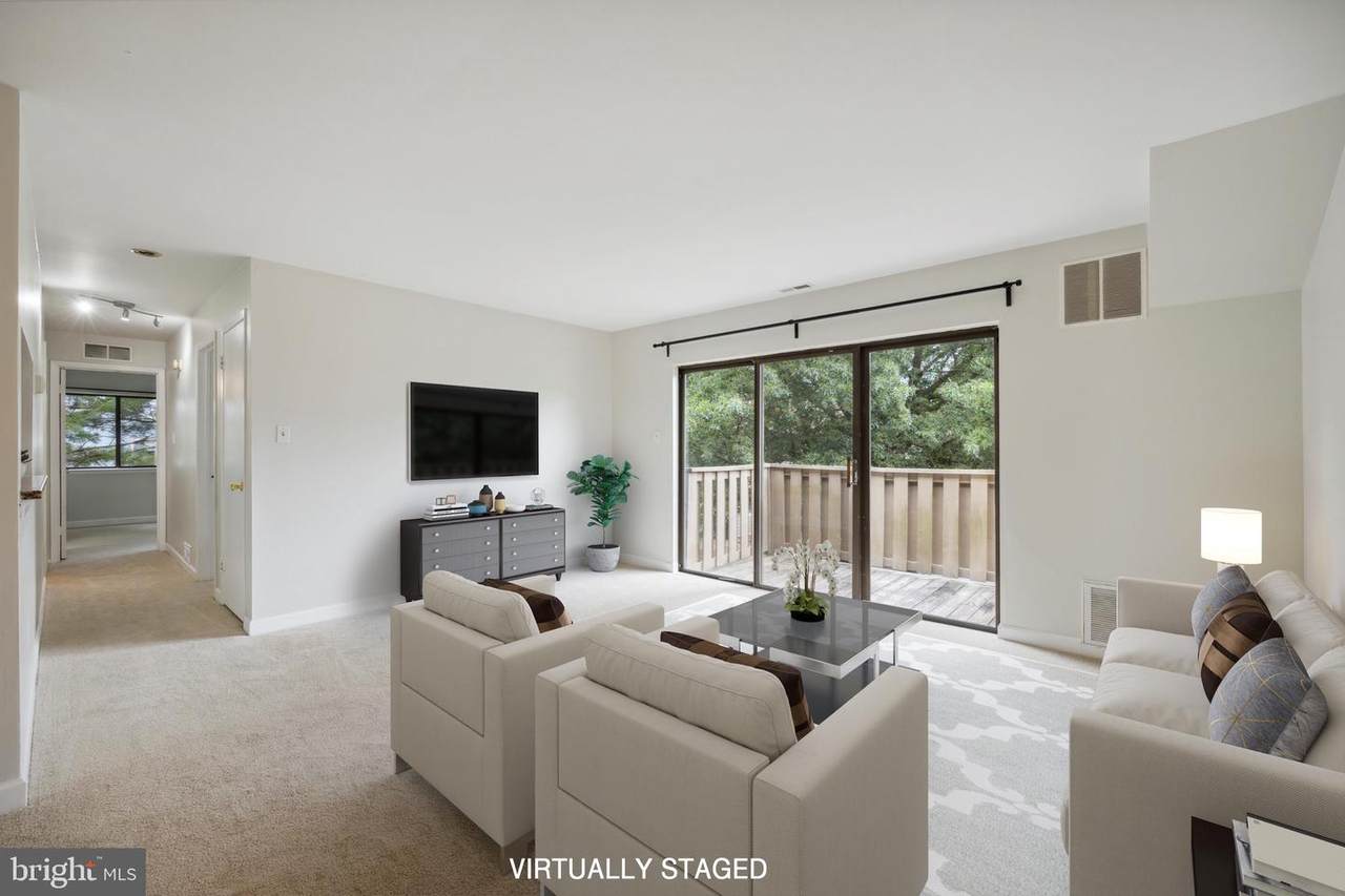1102 Braxton Court - Photo 1
