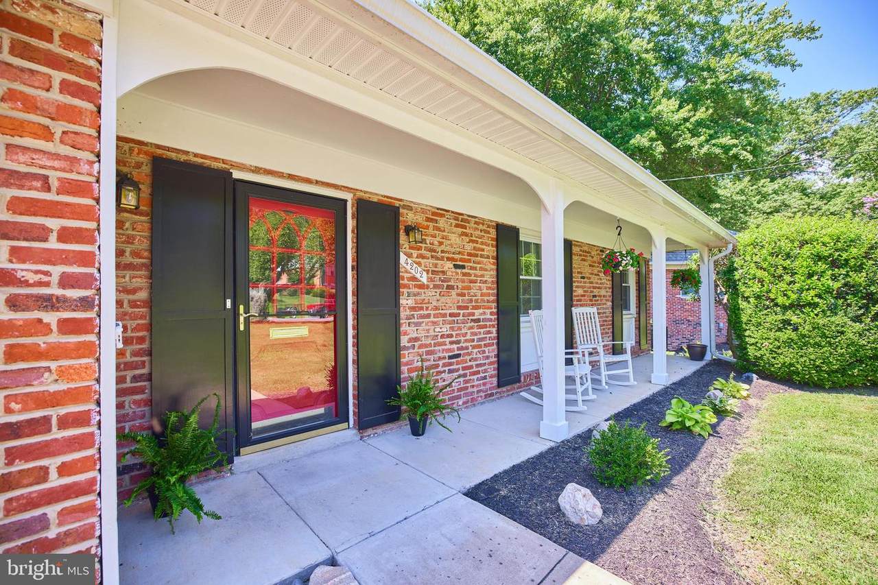 4202 Sleepy Hollow Road - Photo 1