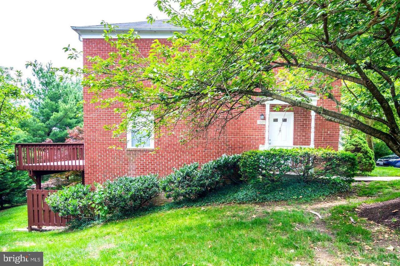 1009 Dartmouth Glen Way - Photo 1