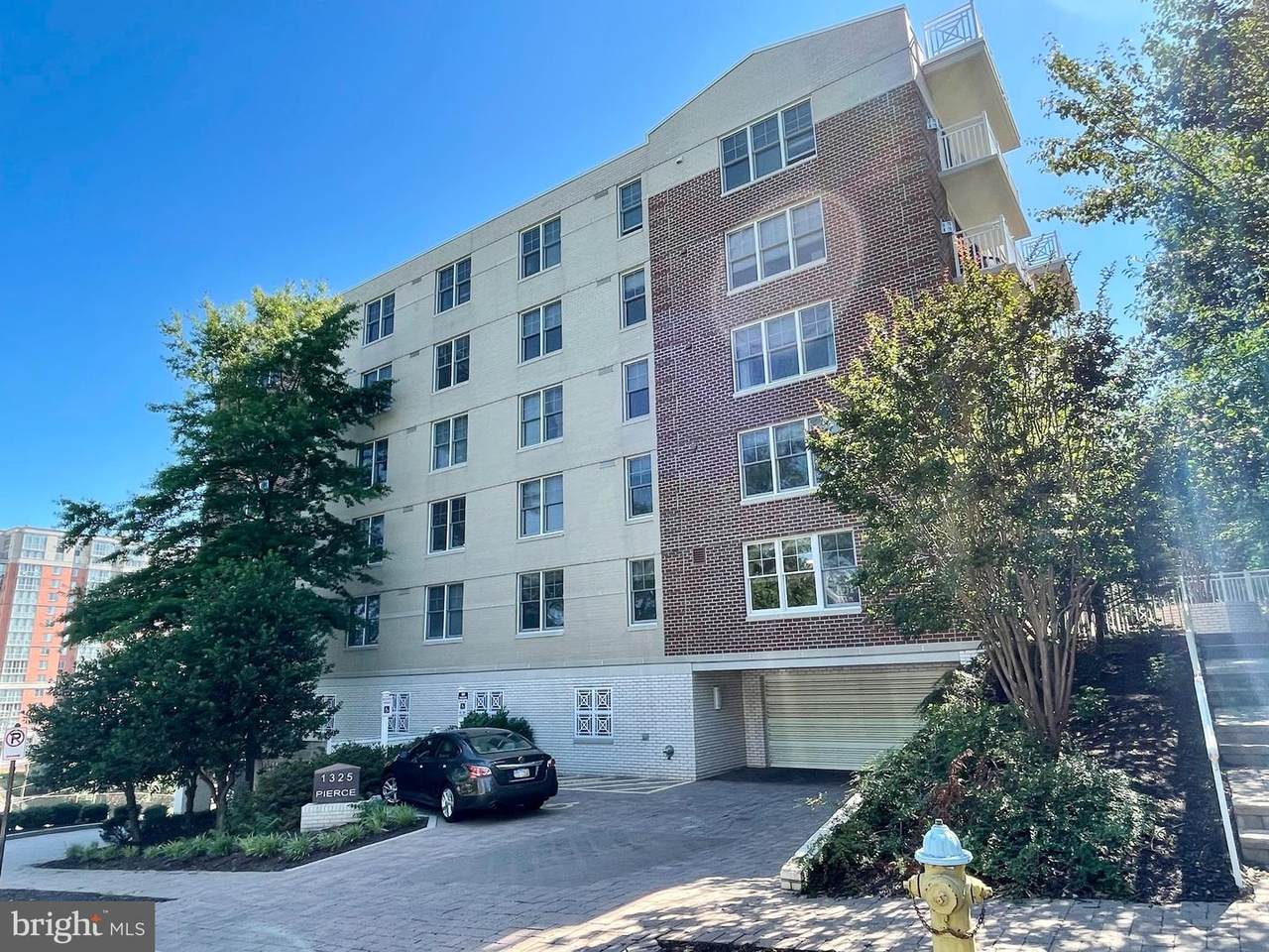 1325 Pierce Street - Photo 1