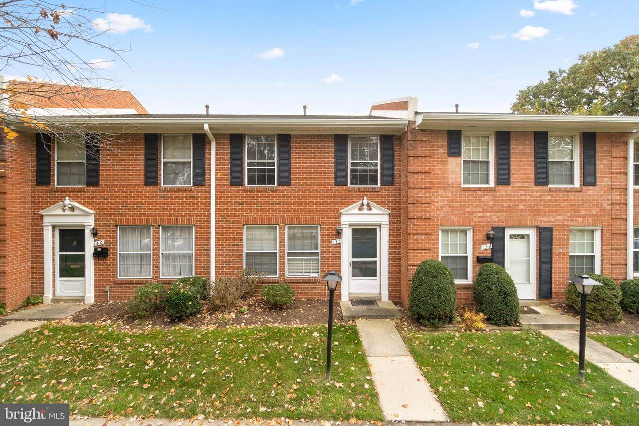 138 Sterling Boulevard - Photo 1