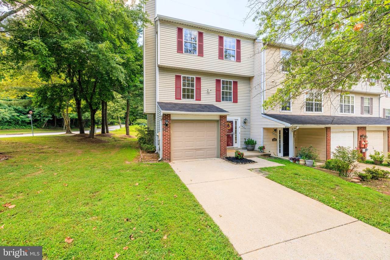 10301 College Square - Photo 1