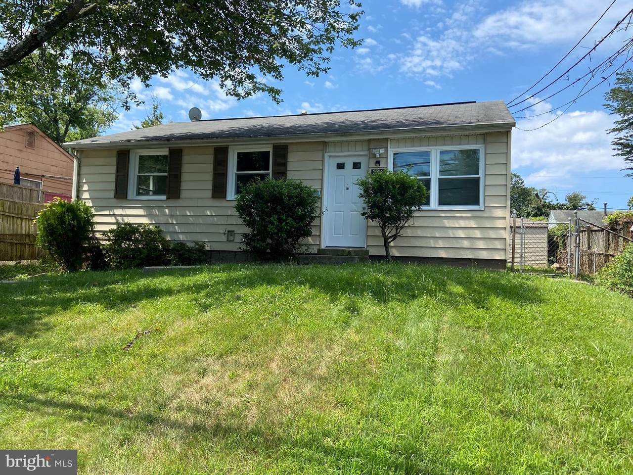 7919 Glenarden Parkway - Photo 1
