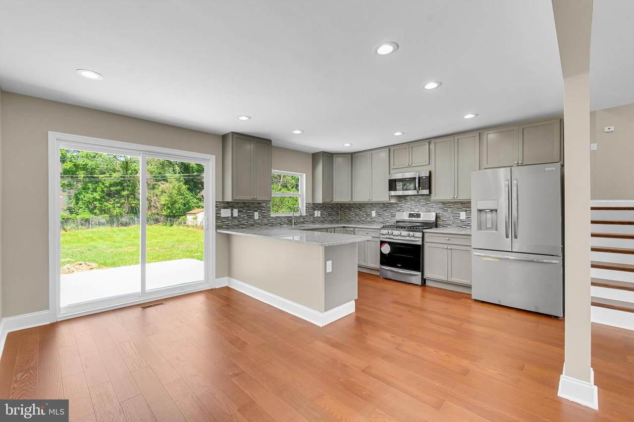 904 Scotts Hill Drive - Photo 1
