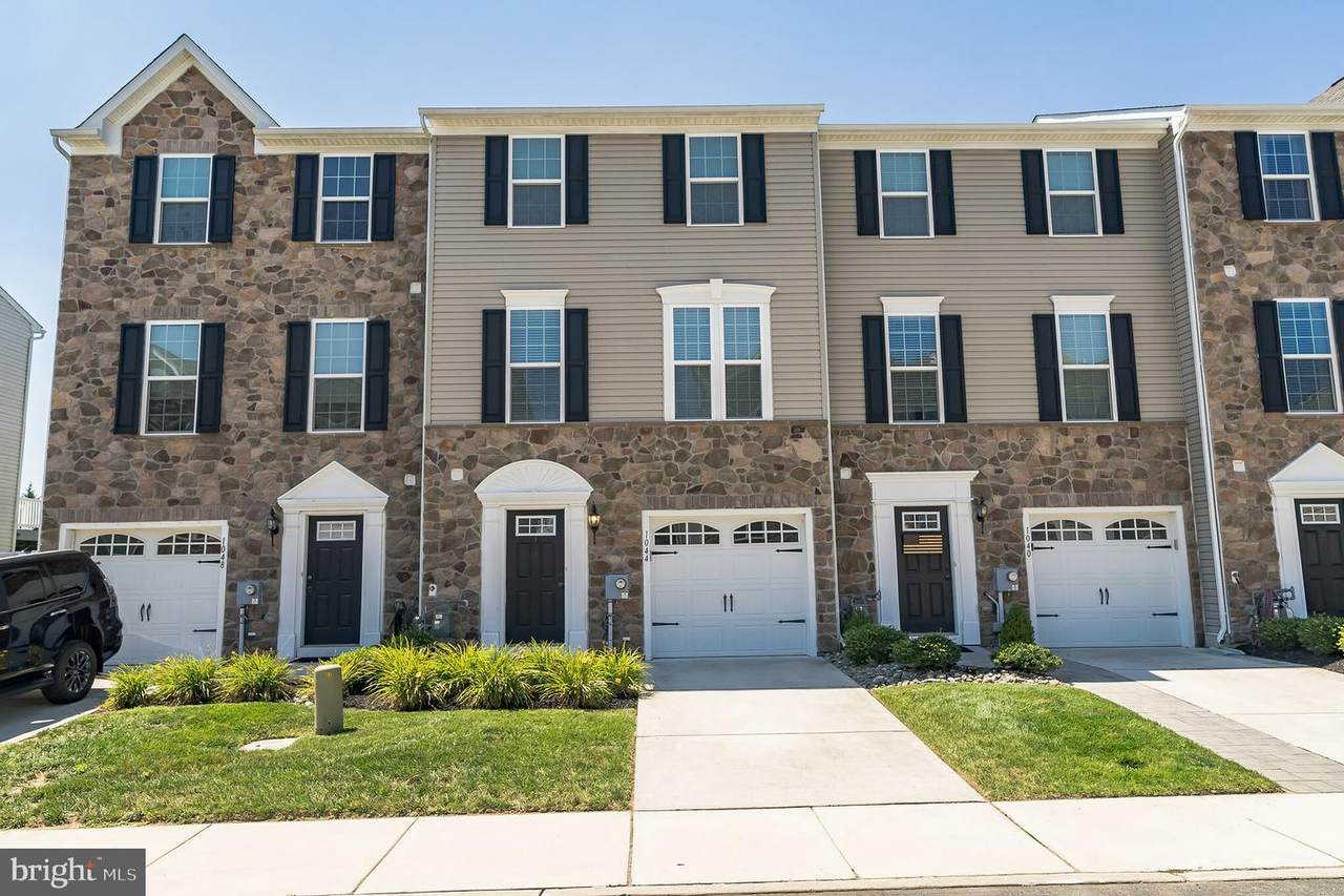 1044 Prime Place - Photo 1