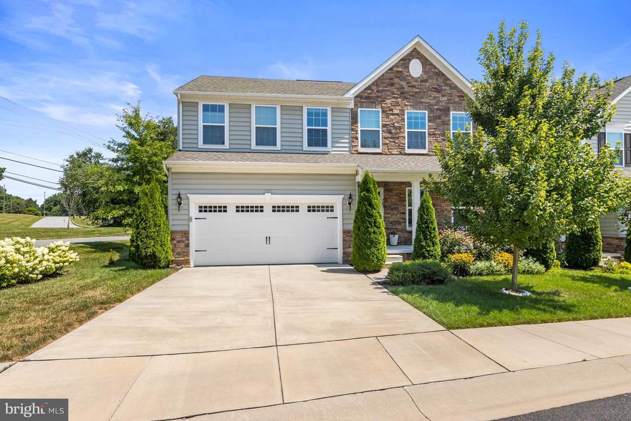 703 Stonehouse Way - Photo 1