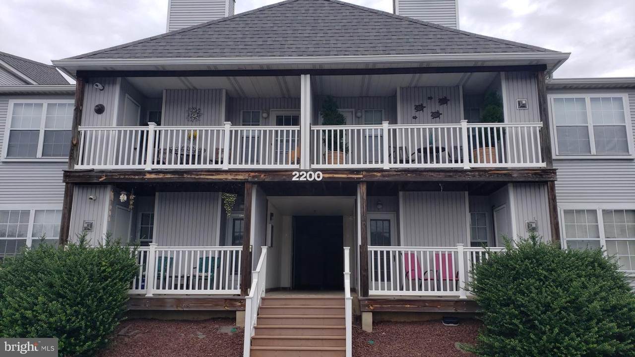 2202 Waters Edge Drive - Photo 1
