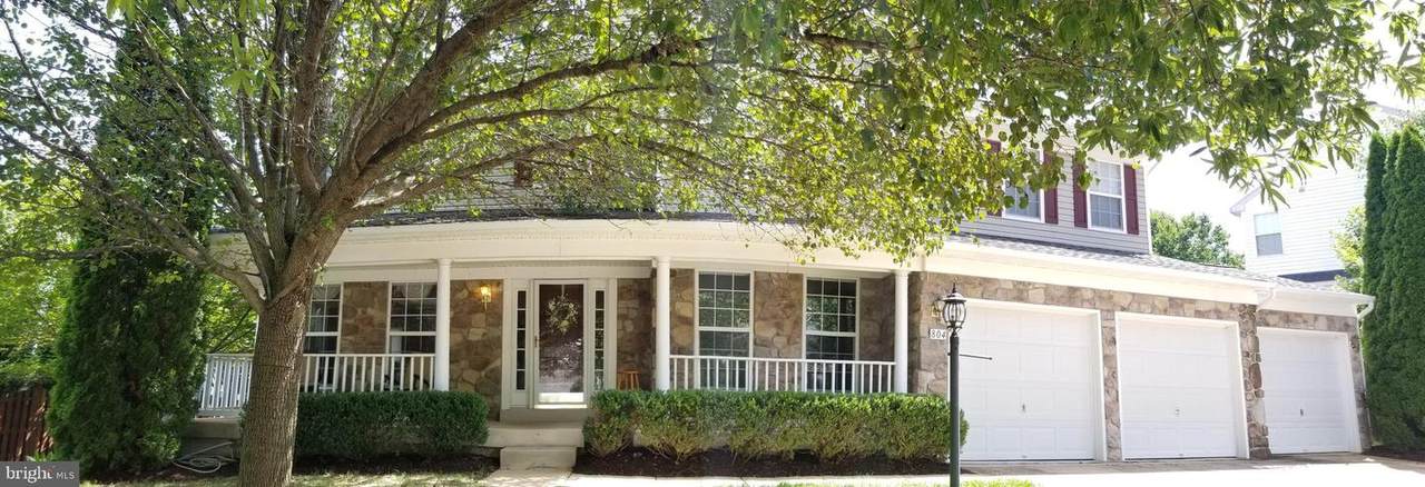 804 Woodbine Court - Photo 1