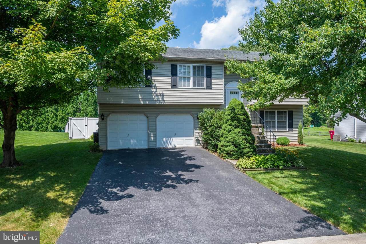 4 Dogwood Drive - Photo 1