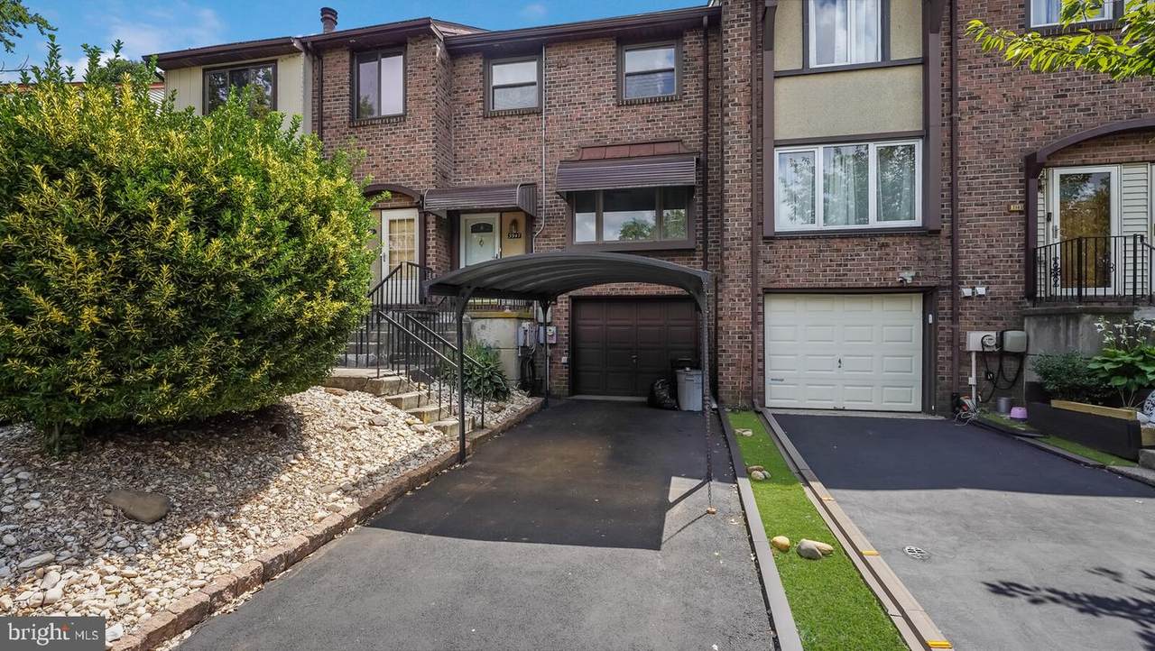 3947 Gloucester Court - Photo 1
