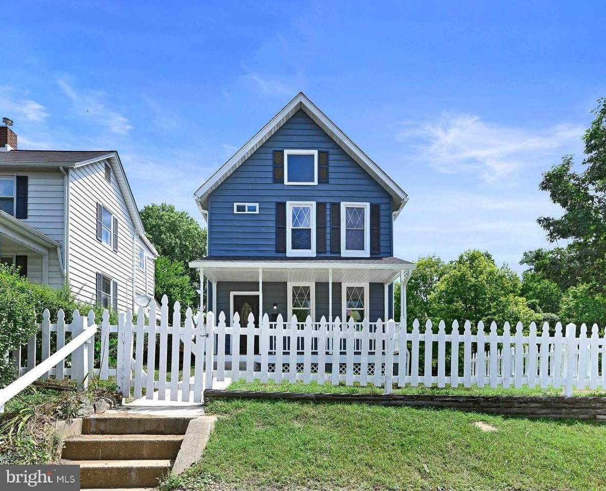 5935 Falls Road - Photo 1