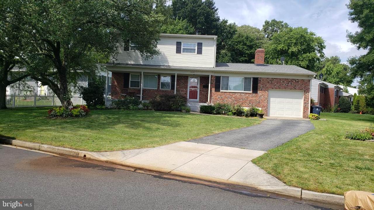 9609 Mazzoni Avenue - Photo 1