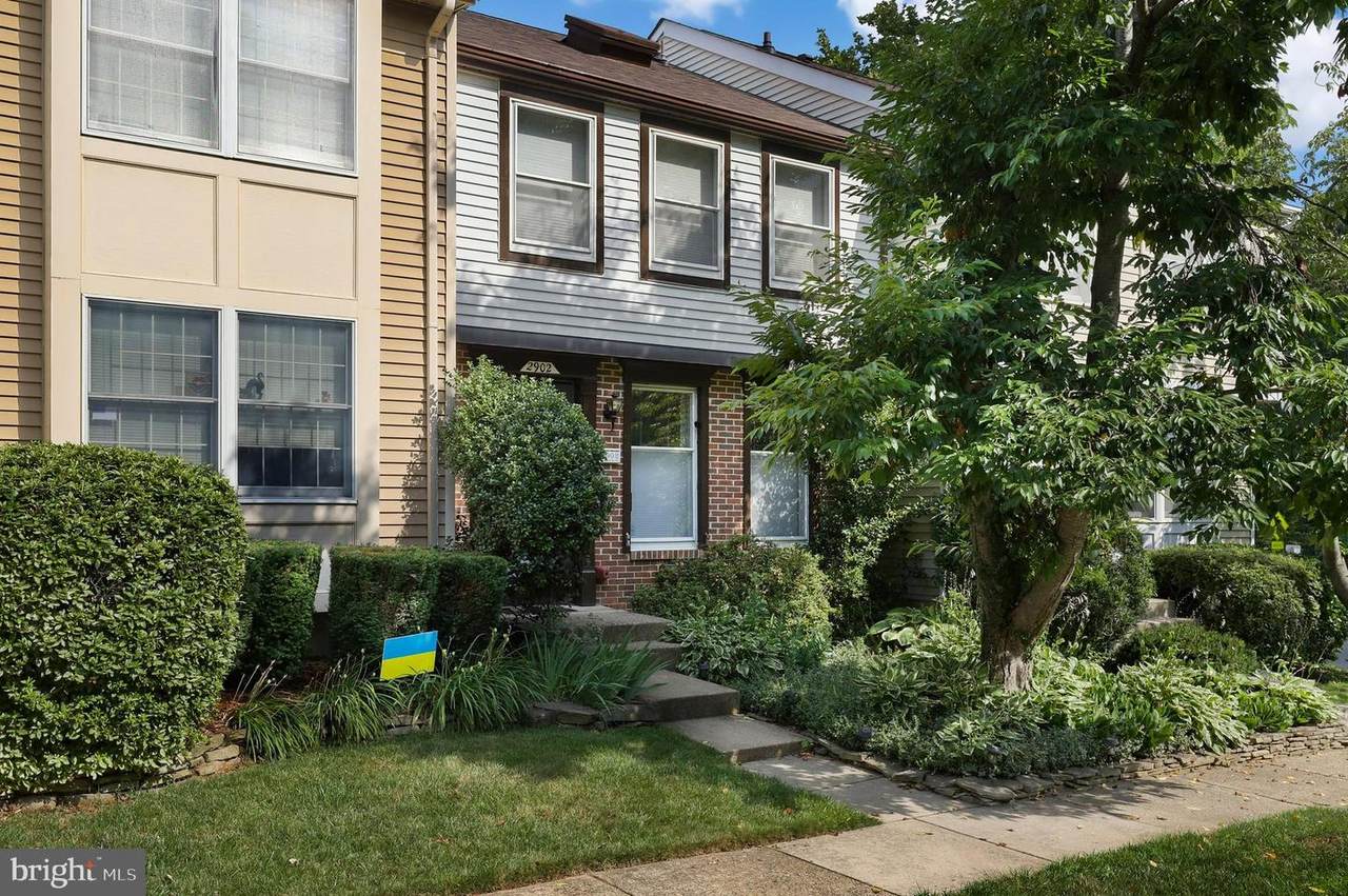2902 Montauk Court - Photo 1