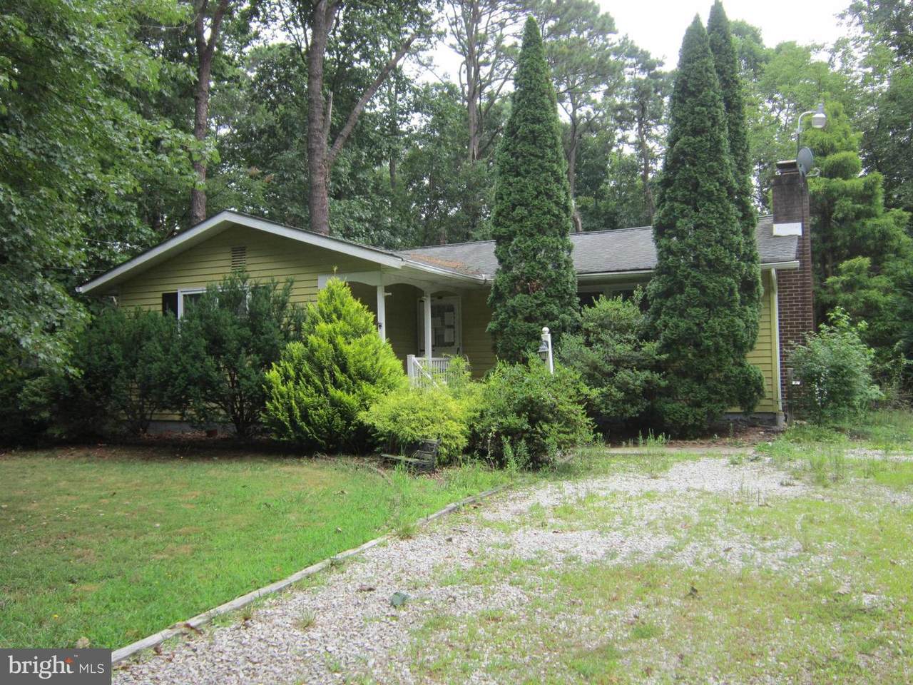 157 Lakeview Avenue - Photo 1