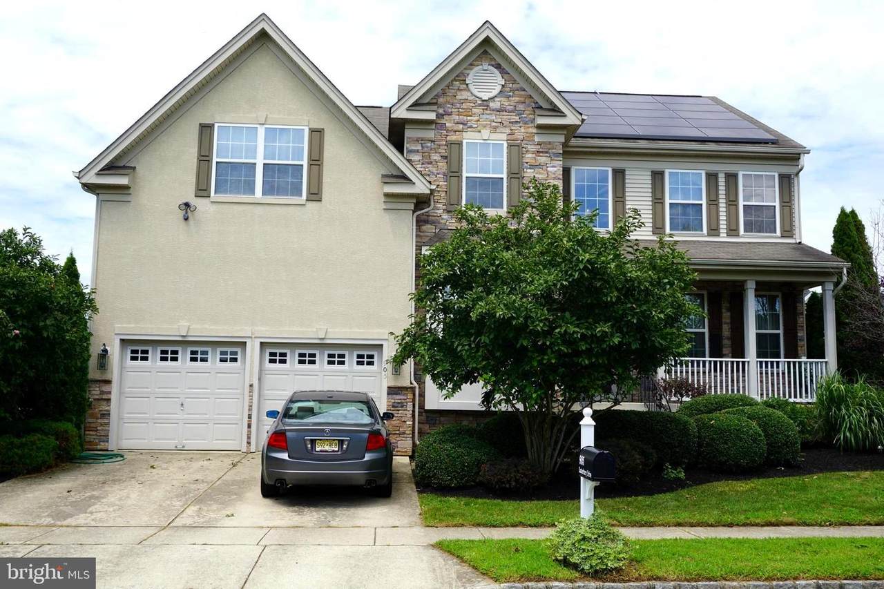 905 Canterbury Drive - Photo 1