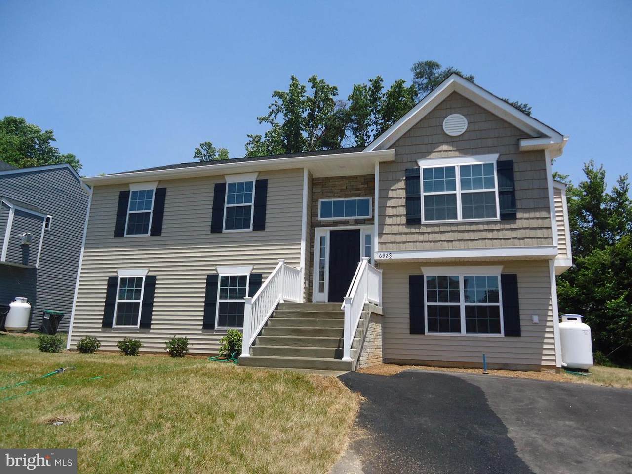 6915 Lunette Lane - Photo 1