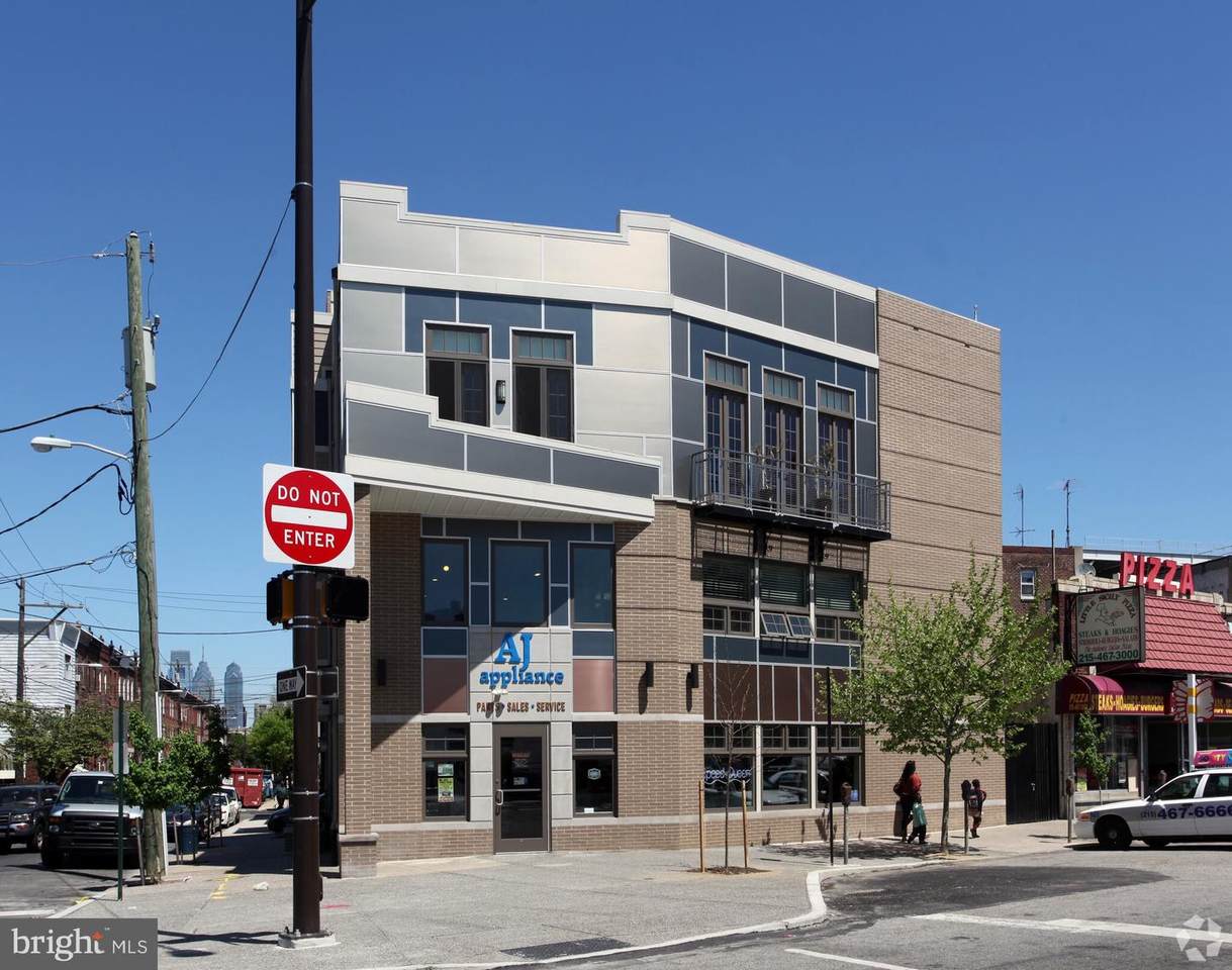 1437 Passyunk Avenue - Photo 1