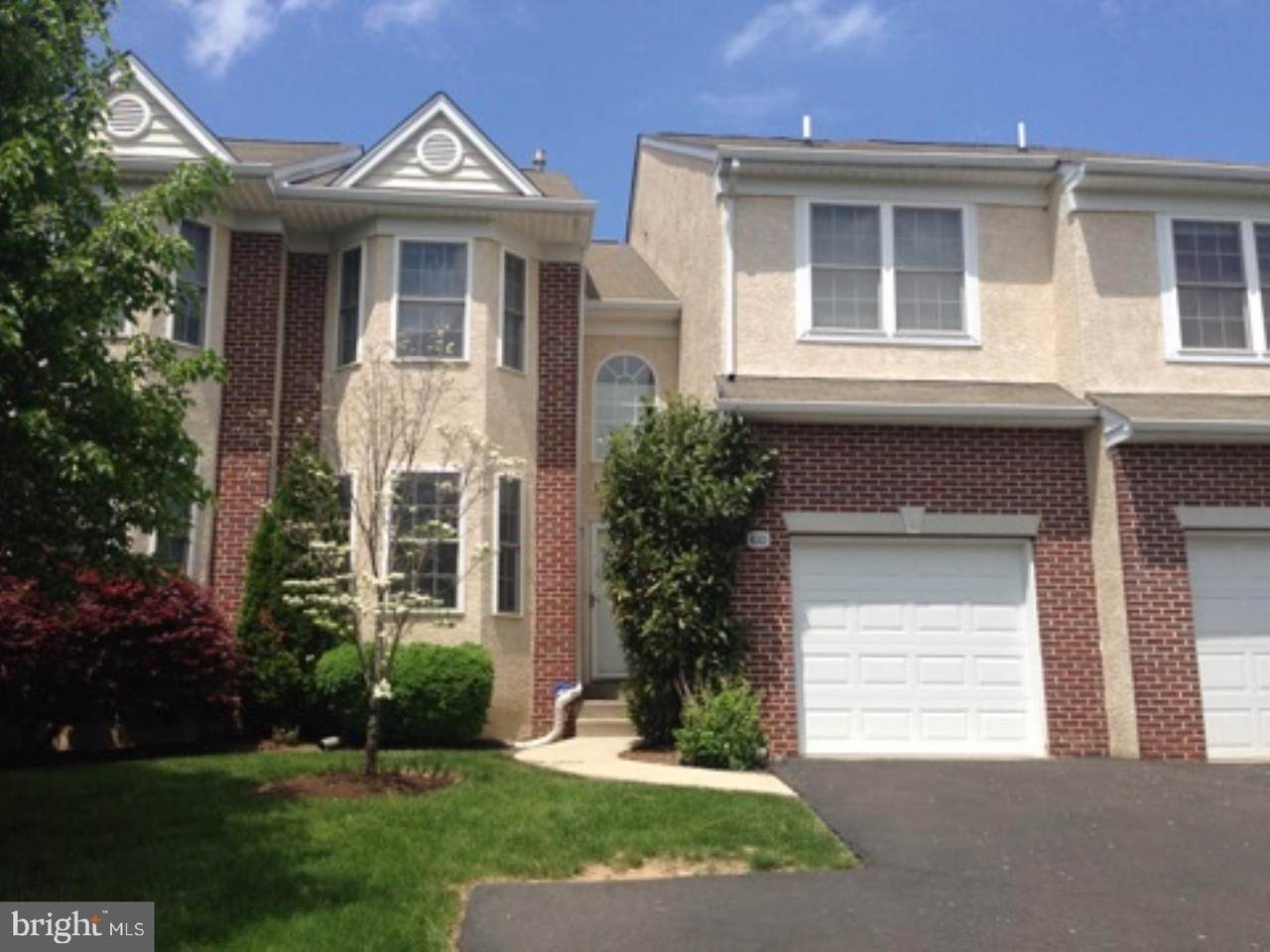 810 Manchester Drive - Photo 1