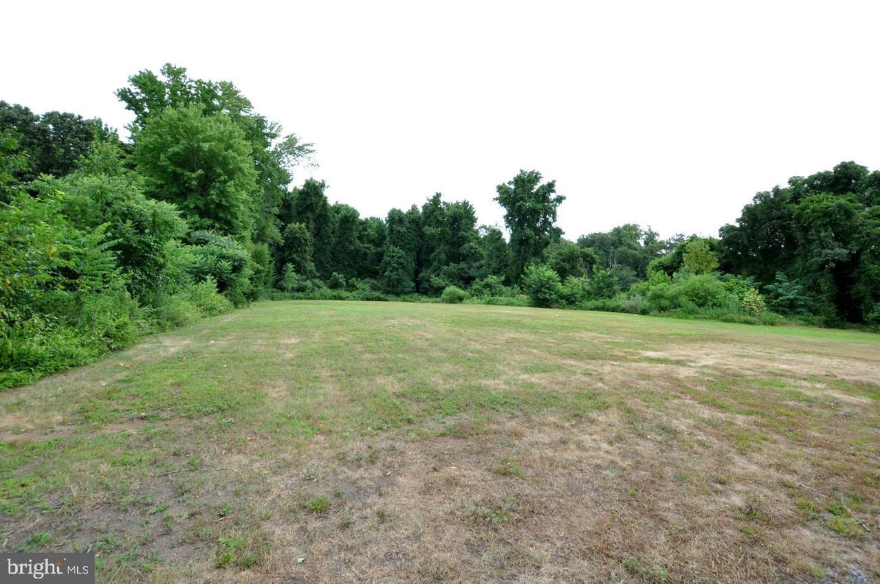121 Creek Rd - Photo 1