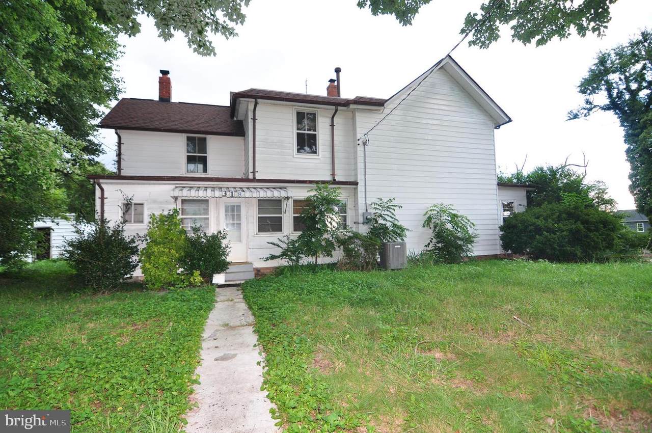 318 Lewis - Photo 1