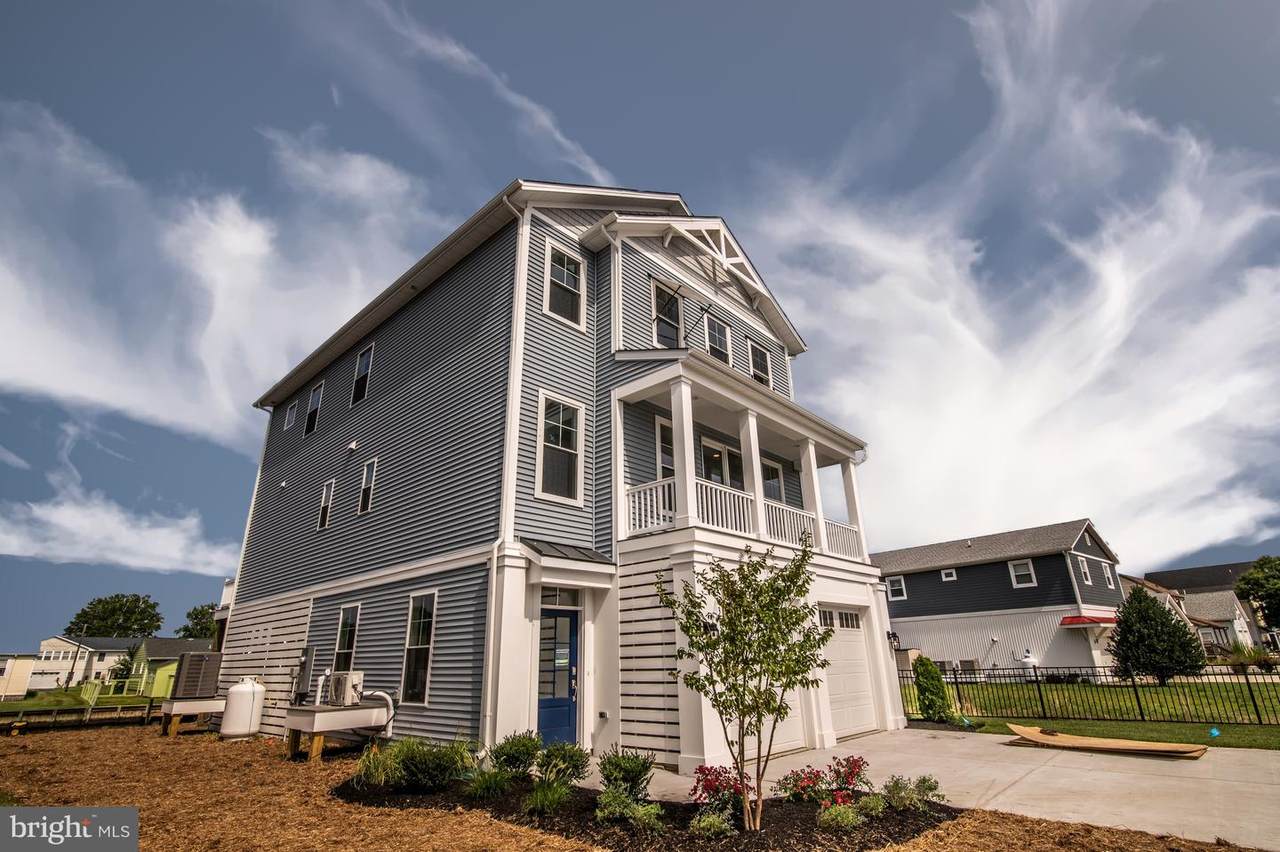612 5TH Street - Photo 1
