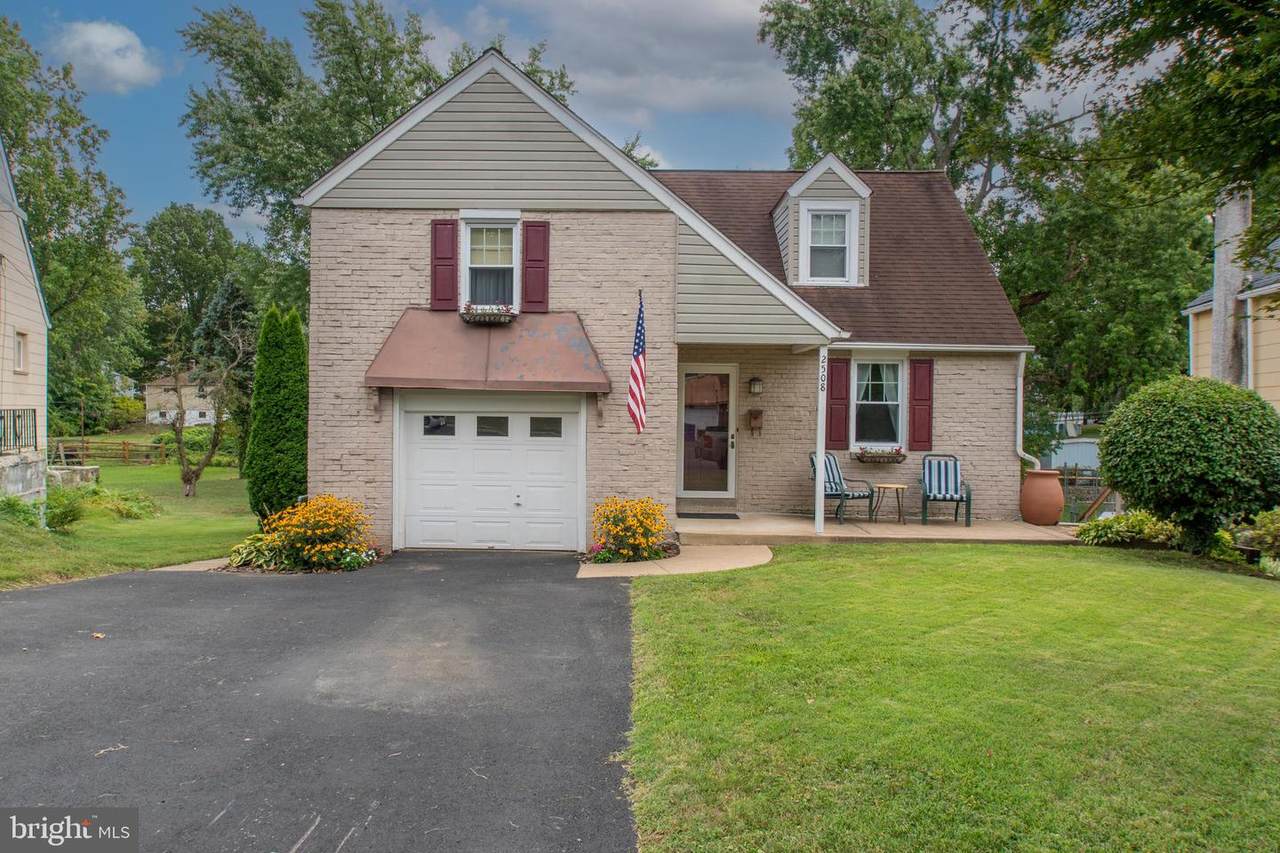 2508 Fernwood Ave - Photo 1
