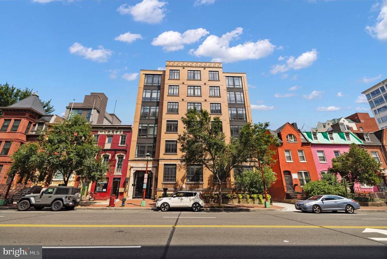 809 6TH Street - Photo 1