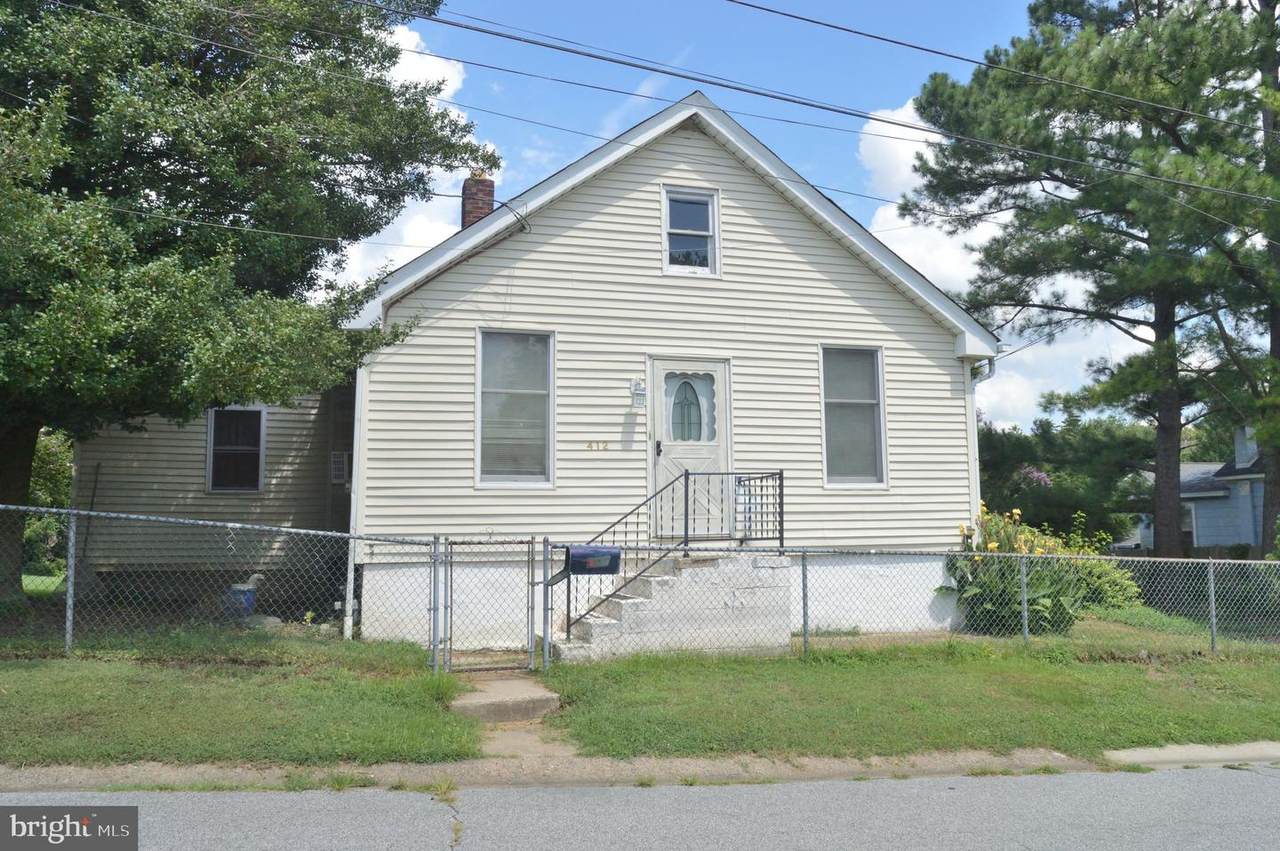 412 8TH Street - Photo 1
