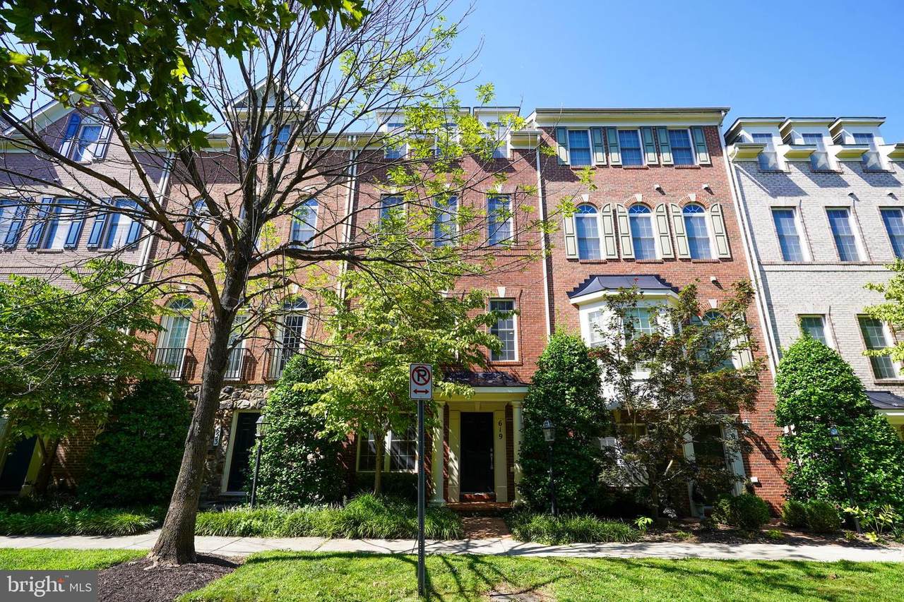 619 Eden Place - Photo 1