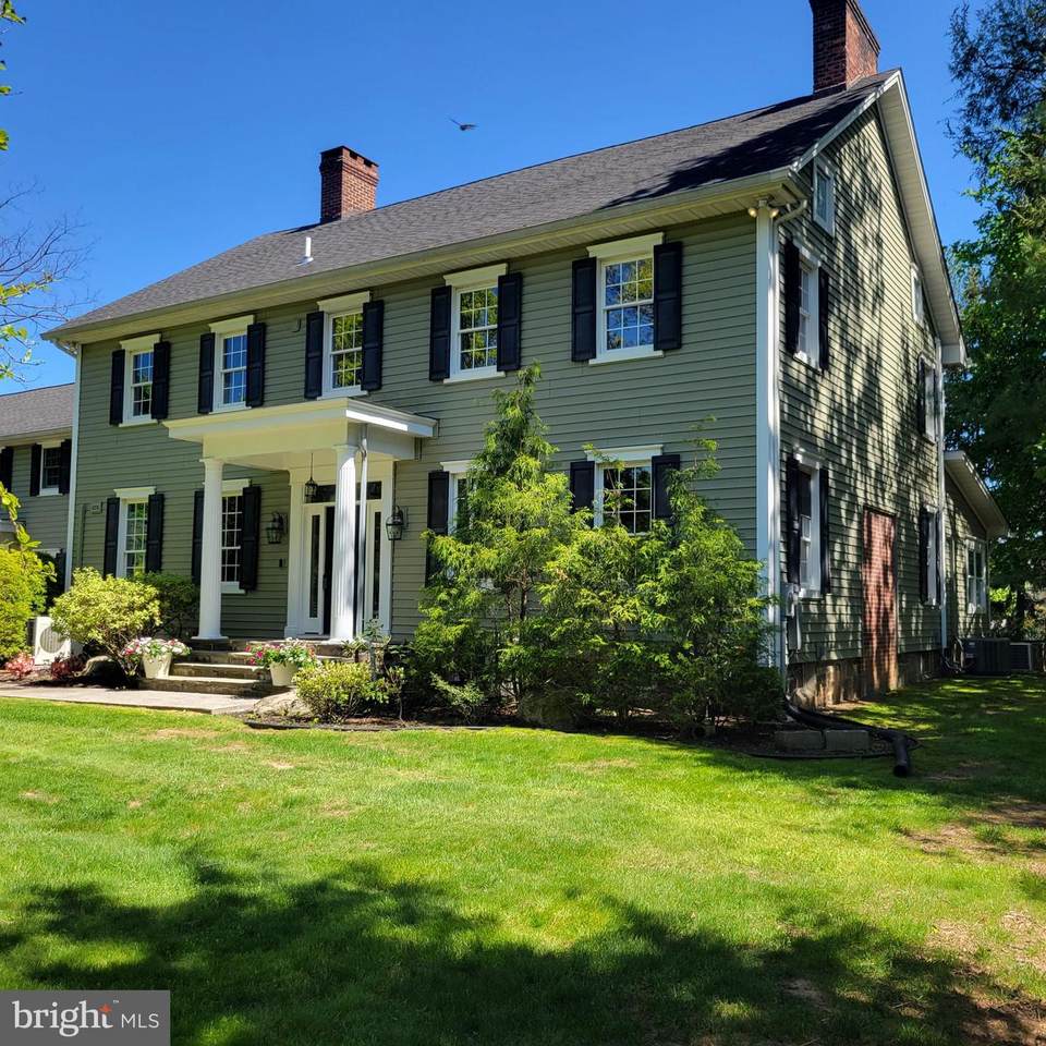 4374 Main Street - Photo 1