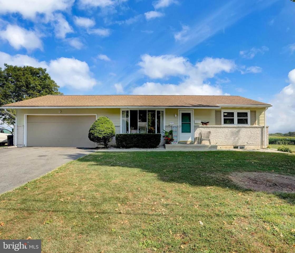 532 College Street - Photo 1