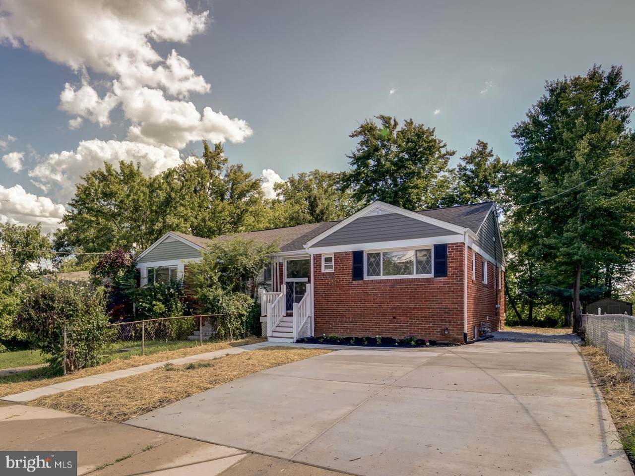7009 Farragut Street - Photo 1
