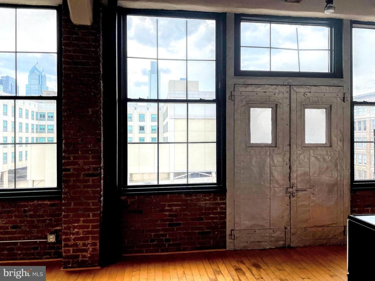 1010 Arch Street - Photo 1