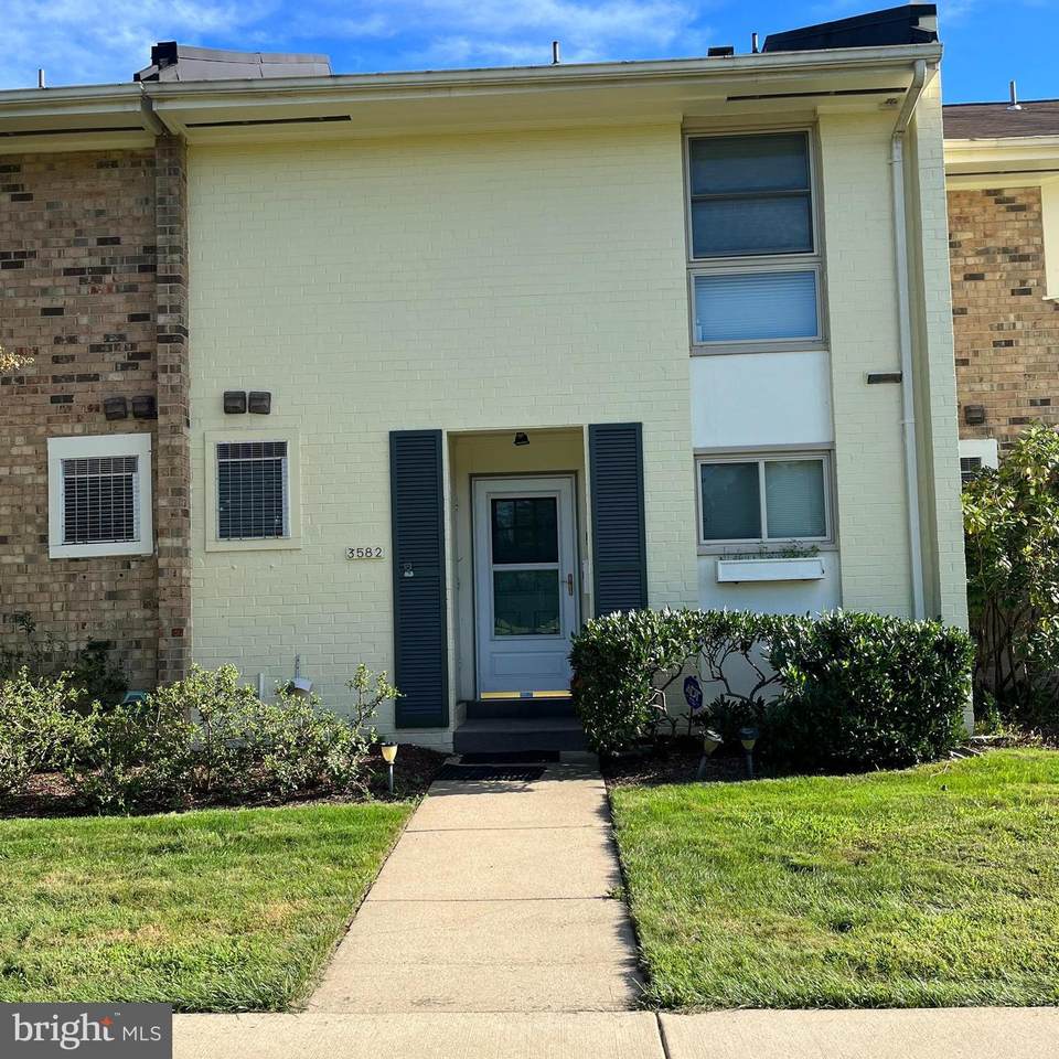 3582 Gleneagles Drive - Photo 1