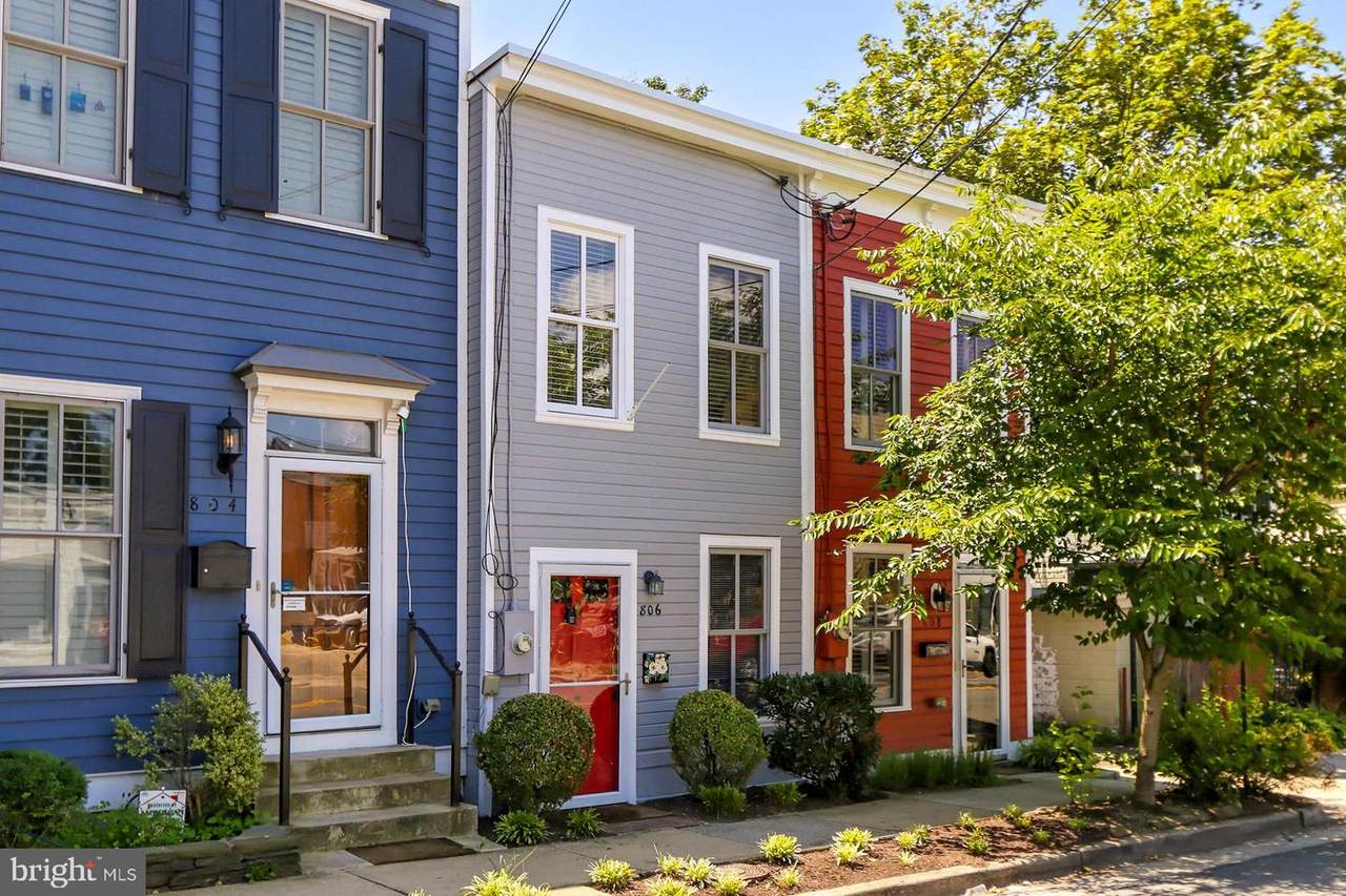 806 Pendleton Street - Photo 1