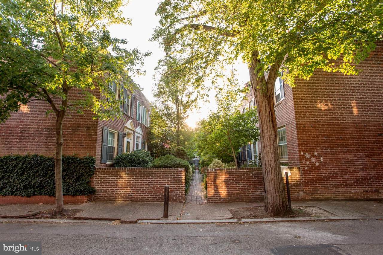 404 Croskey Street - Photo 1