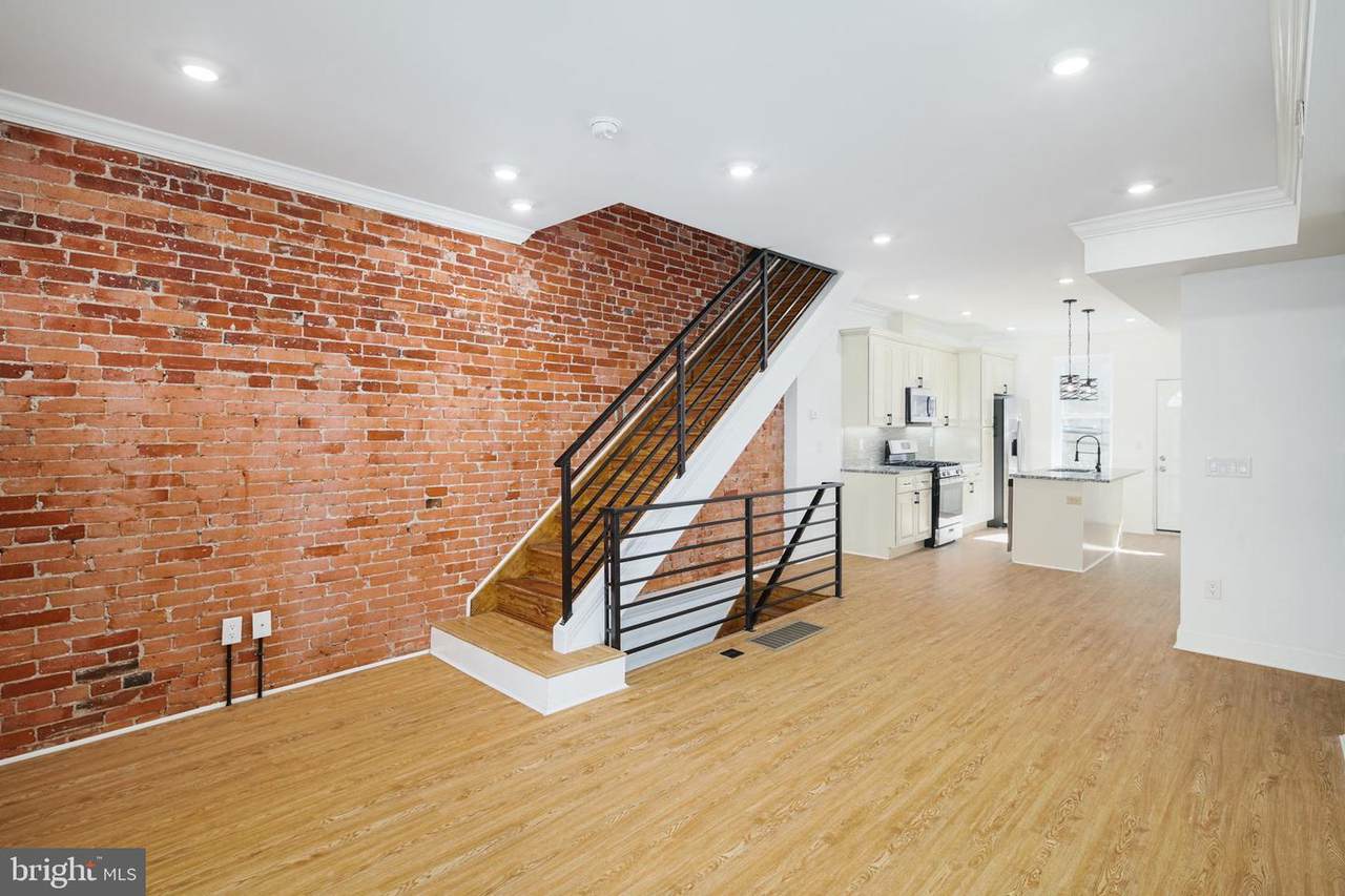 233 Ruby Street - Photo 1