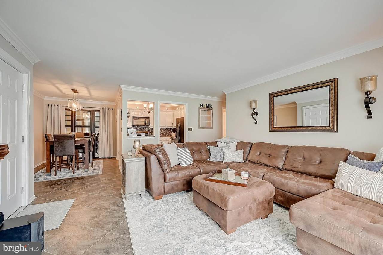 76 Chambord Court - Photo 1
