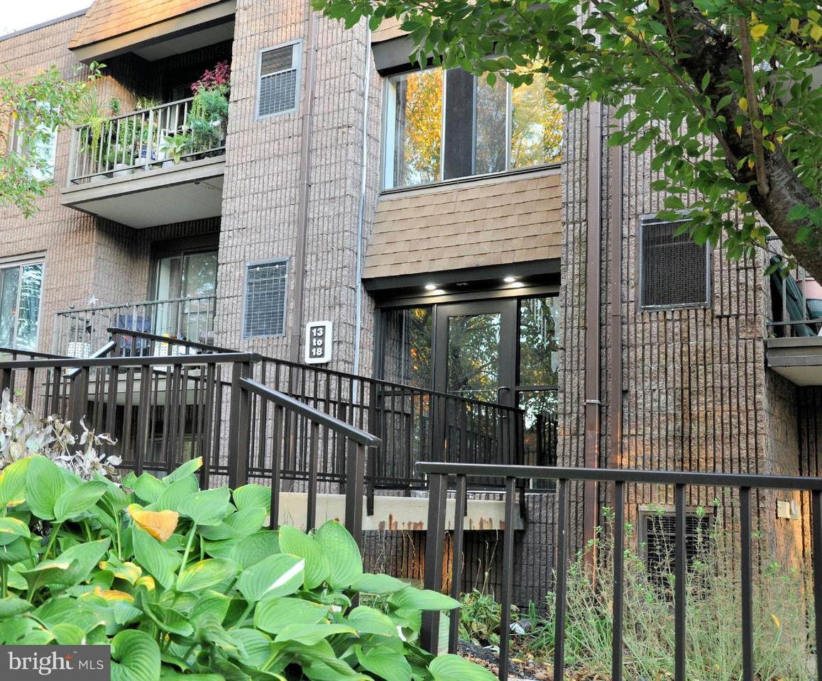 18 Oakridge Drive - Photo 1