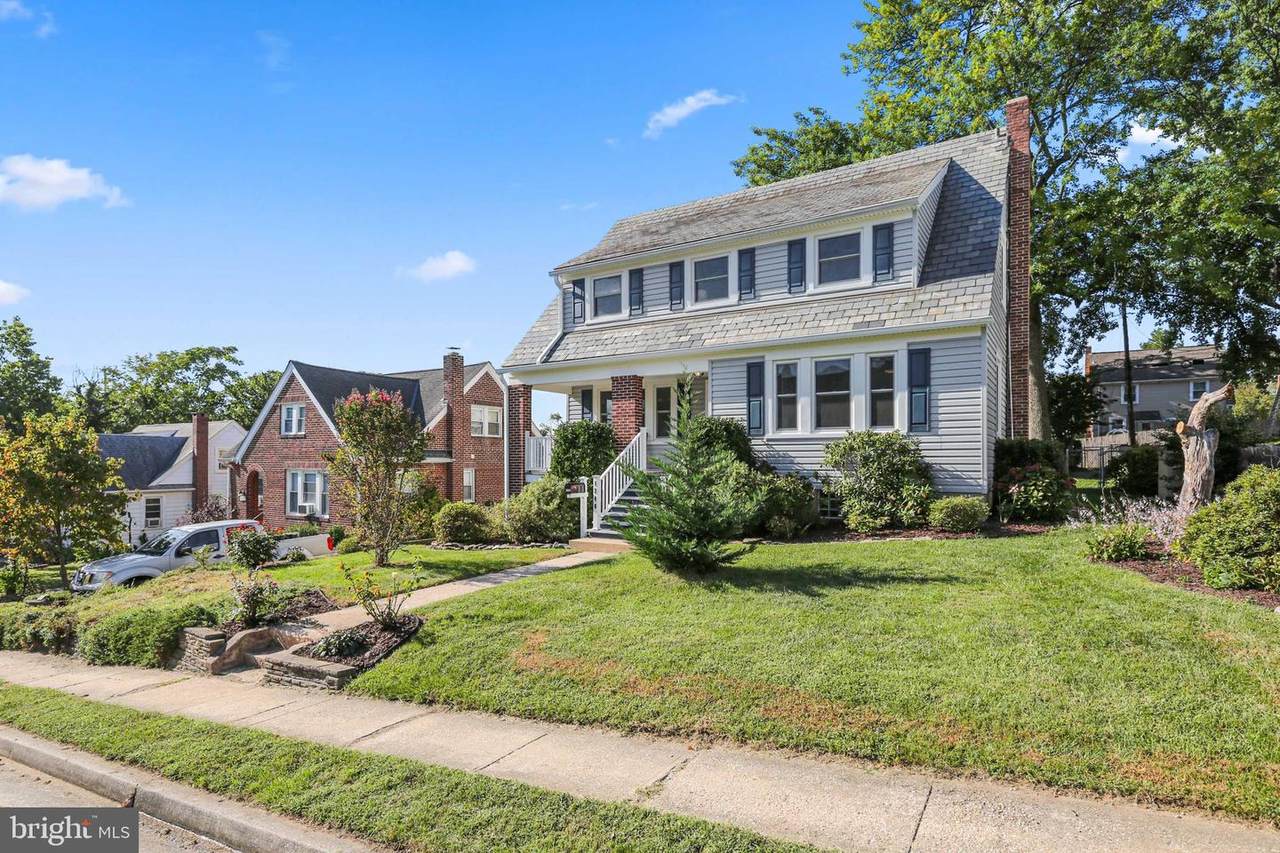 1240 Leeds Terrace - Photo 1