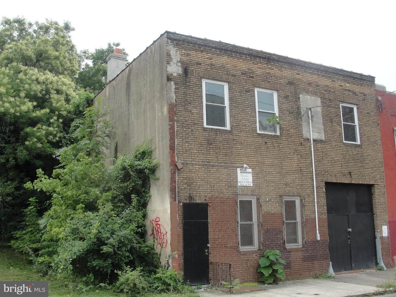 1002 York Street - Photo 1